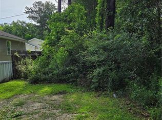 Dahlia St, Covington, LA 70435