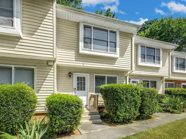 875 Martin Luther King Jr Blvd APT 16, Chapel Hill, NC 27514