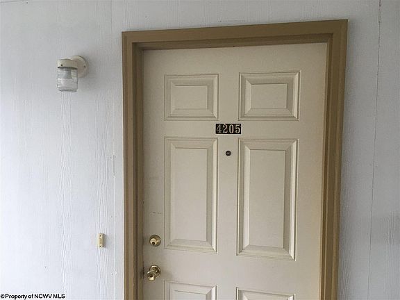 3rd image of 4205 White Willow Way