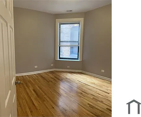 5910 S King Dr #2 — Photo 2