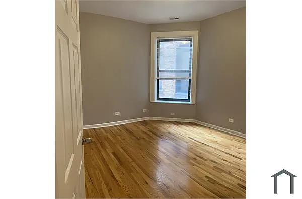 Building Photo - 5910 S King Dr #2