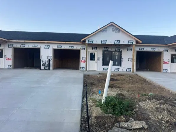 2014 E 20th St, Zumbrota, MN 55992