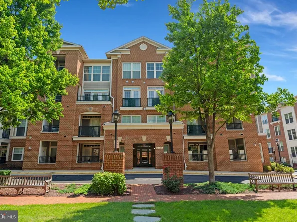 2901 Saintsbury Plz APT 404, Fairfax, VA 22031