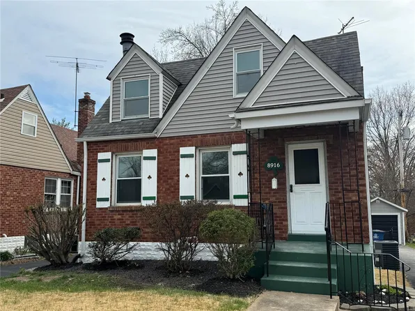 8916 Lackland Rd, Saint Louis, MO 63114
