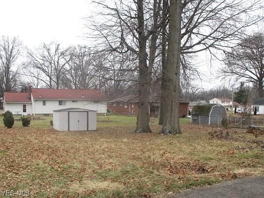 4th image of 272 Trumbull Ave