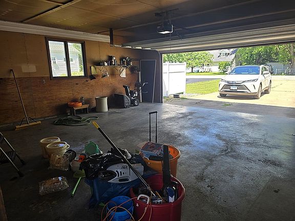 4th image of 615 N Depot St
