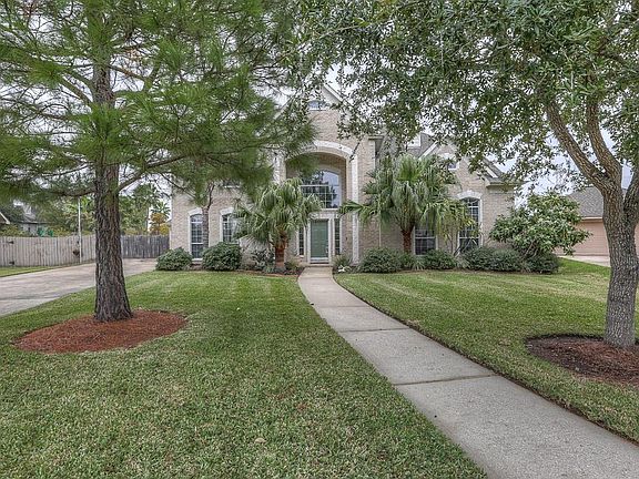 3rd image of 3425 Palm Bay Cir