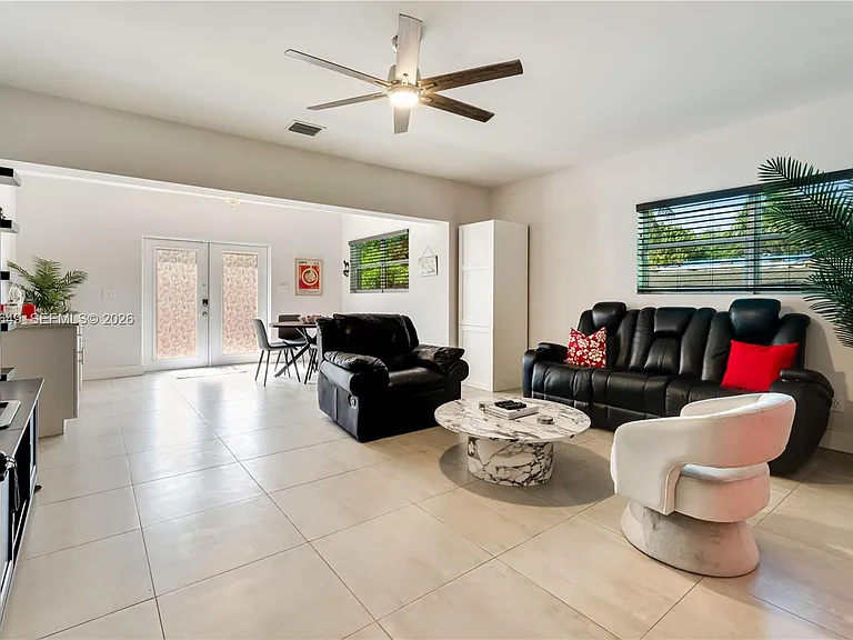 1526 SW 20th Ave — Photo 8