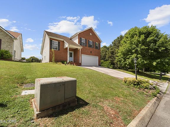 3rd image of 4602 Wellington Point Ln