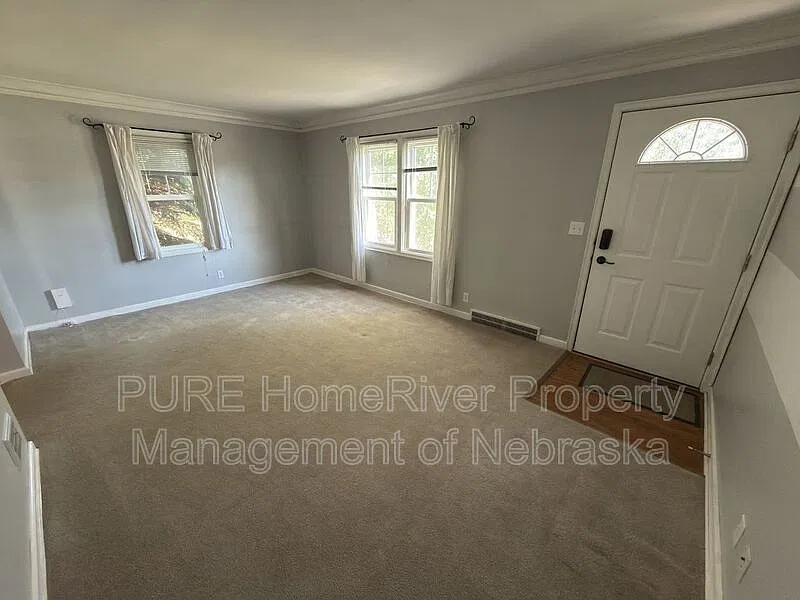 3 bed, 1.0 bath, 1298 sqft, $1,775 — Photo 2