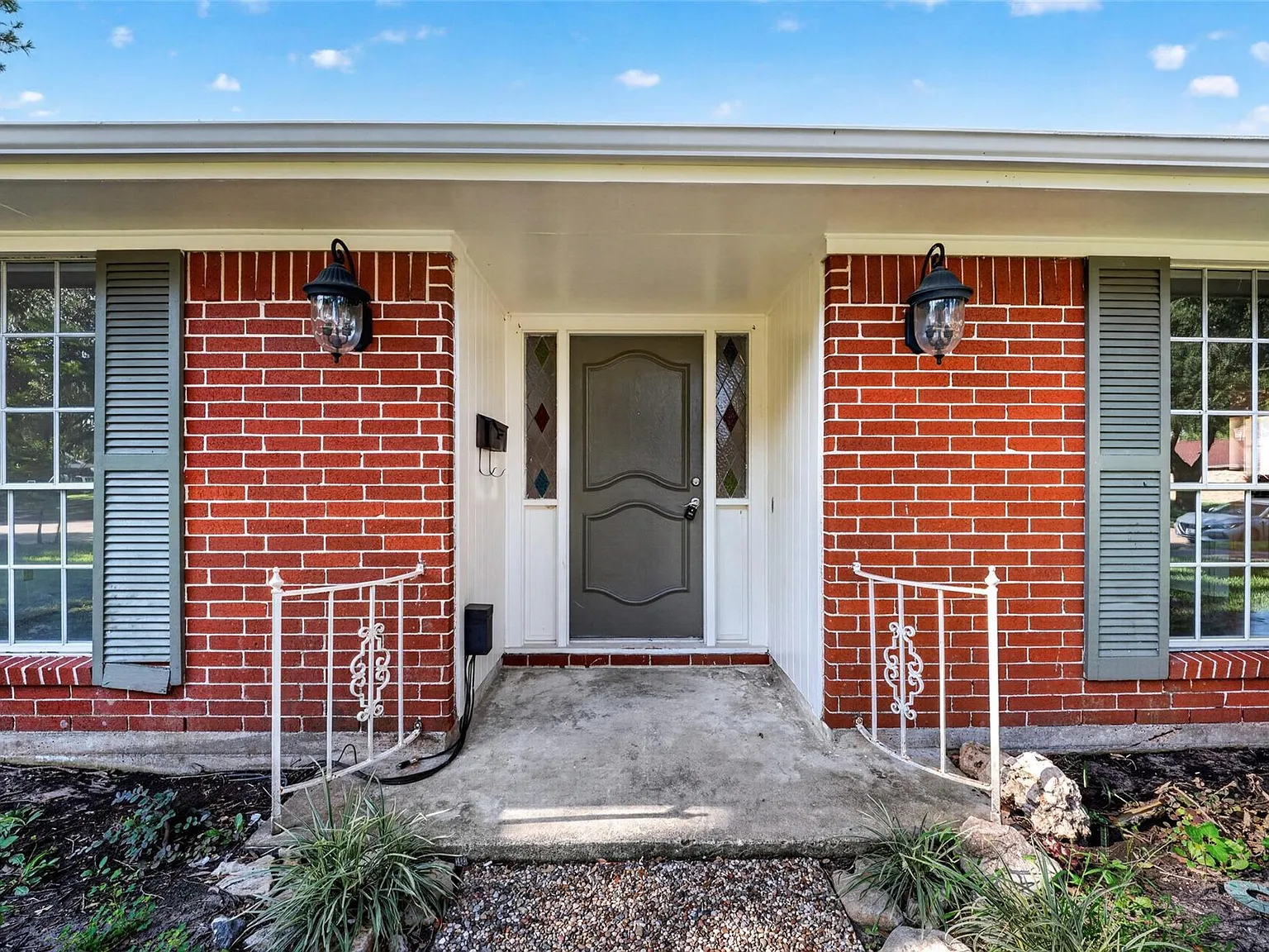 4 bed, 2.5 bath, 2431 sqft, $2,850 — Photo 4