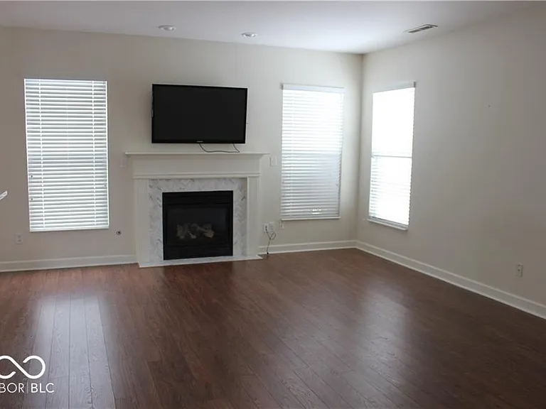 6255 Canterbury Dr — Photo 26