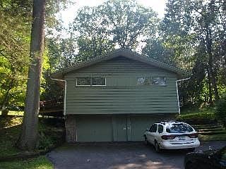 2nd image of 72 Hillis Ter