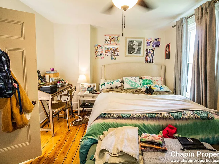 Cypress St — Photo 34