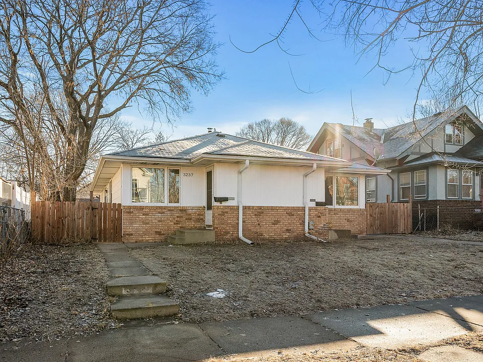 3239 Longfellow Ave