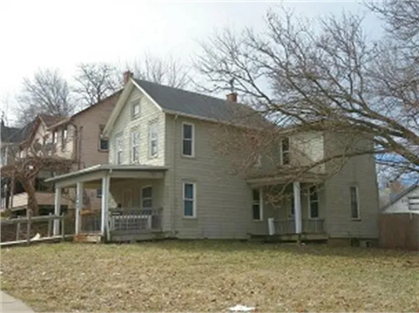 425 Hill St, Dubuque, IA 52001