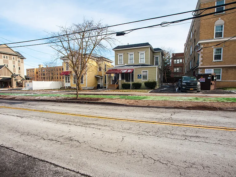 413 University Ave #1 — Photo 1