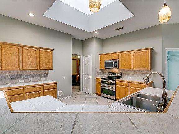 2nd image of 7507 Clairson Ln