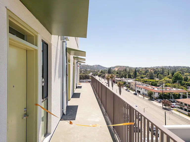 Woodlake Apartments — Photo 15