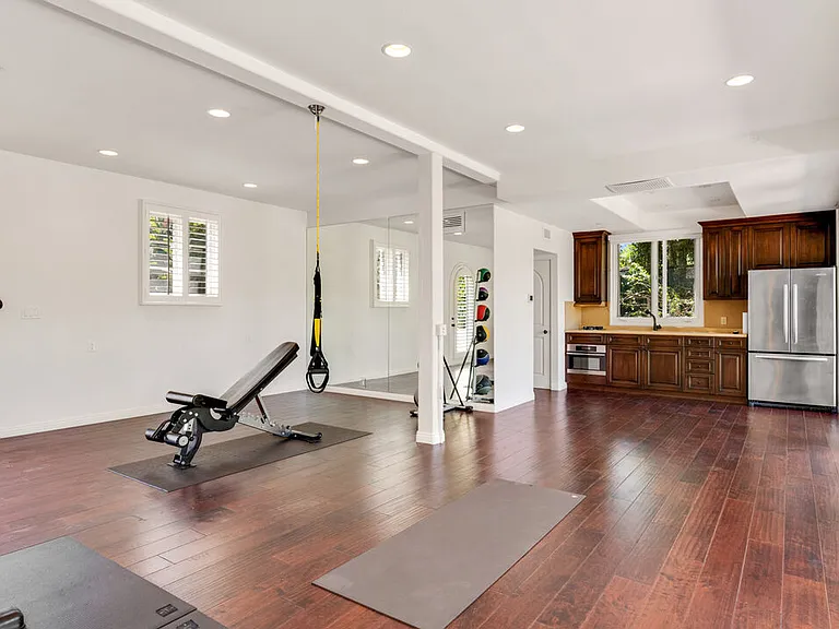 28899 Cliffside Dr — Photo 46