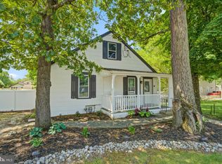 6 E 3rd Ave, Pine Hill, NJ 08021