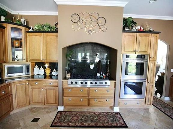 4th image of 5767 N Enchanted Forest Dr