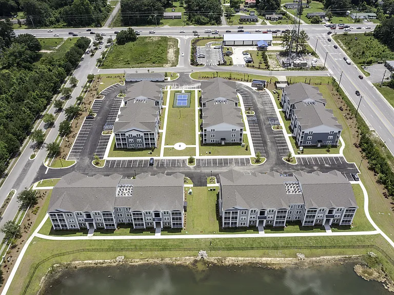 Anchor Pointe Apartments — Photo 23