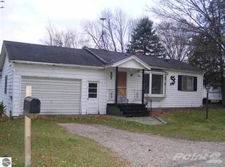 607 W Elm St, Carson City, MI 48811