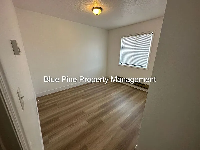 3 bed, 2.0 bath, 1450 sqft, $1,350 — Photo 4
