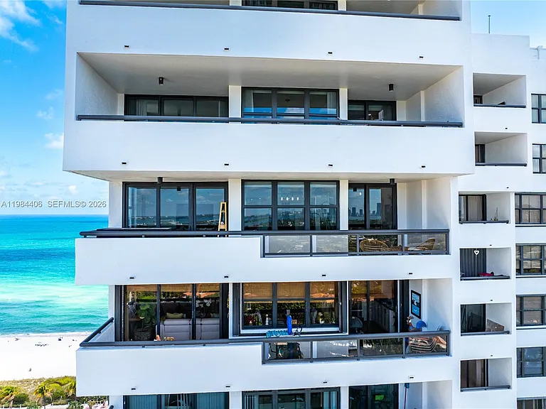 2555 Collins Ave #2402 — Photo 40
