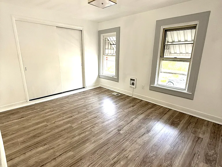 472 2nd St #2 — Photo 3