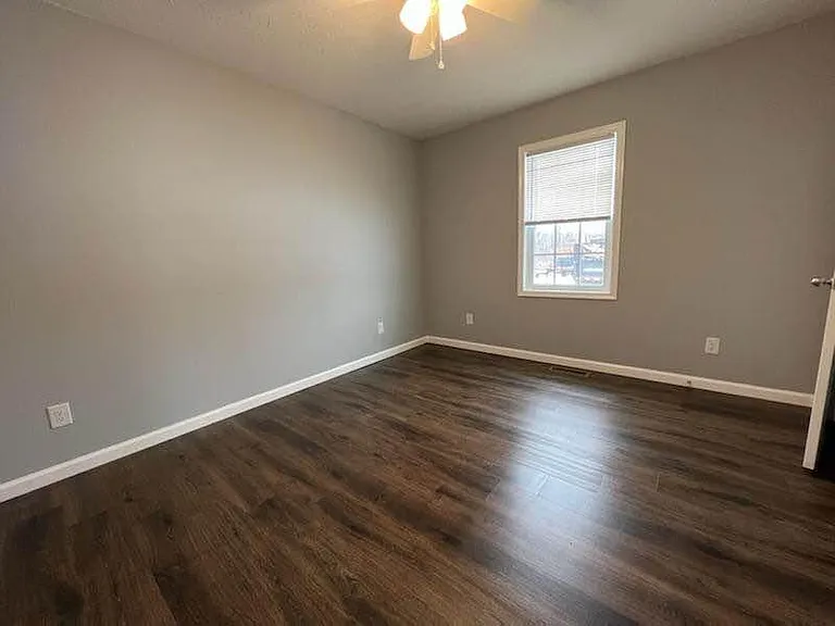 1200 N Forest Ave — Photo 6