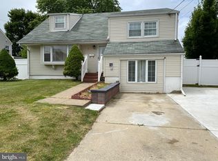 24 Wickom Ave, Hamilton, NJ 08690