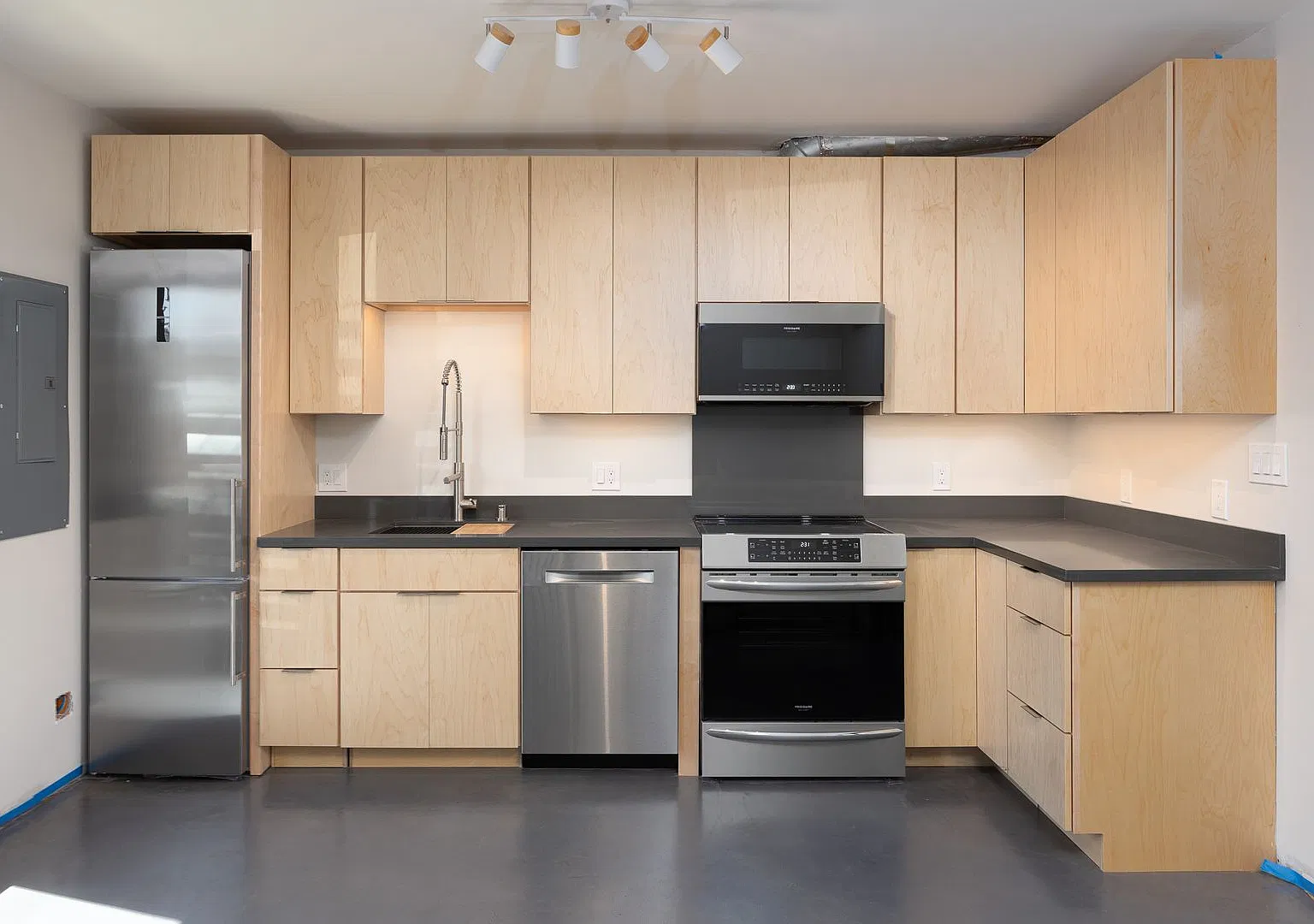 Fruitvale Townhomes (Arx) — Photo 1