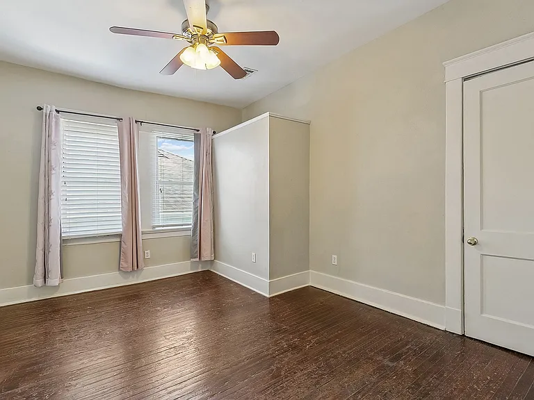 2822 General Pershing St — Photo 10