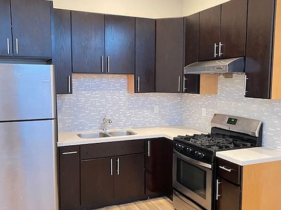 5th image of 1136 10th Ave APT 002