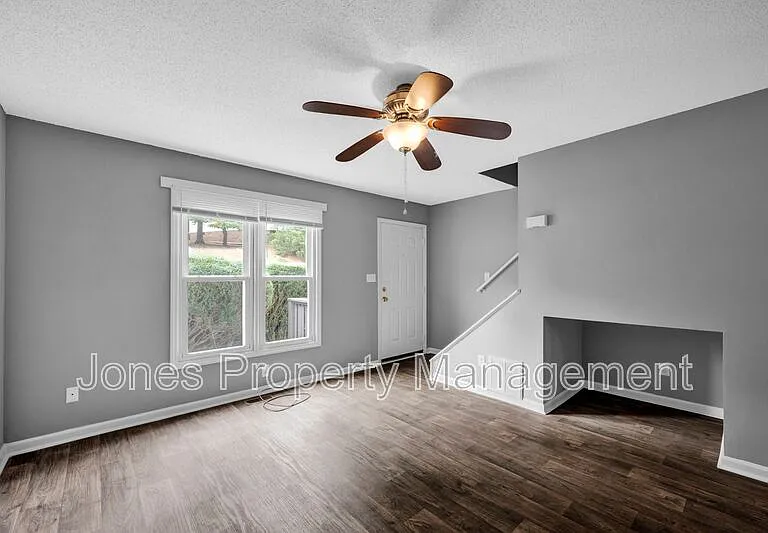 2676 White Oak Ln — Photo 10
