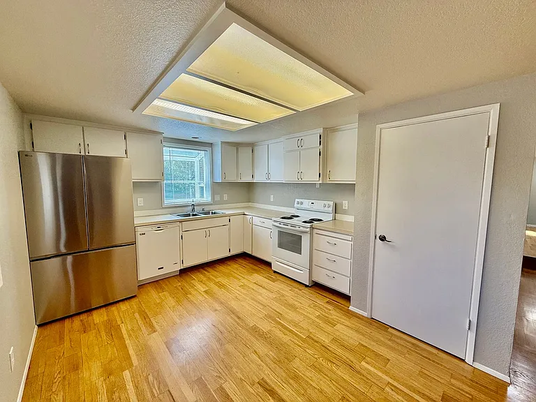 5518 151st Pl SW — Photo 3