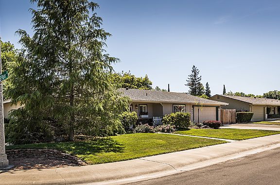 3rd image of 401 Buena Vista Way