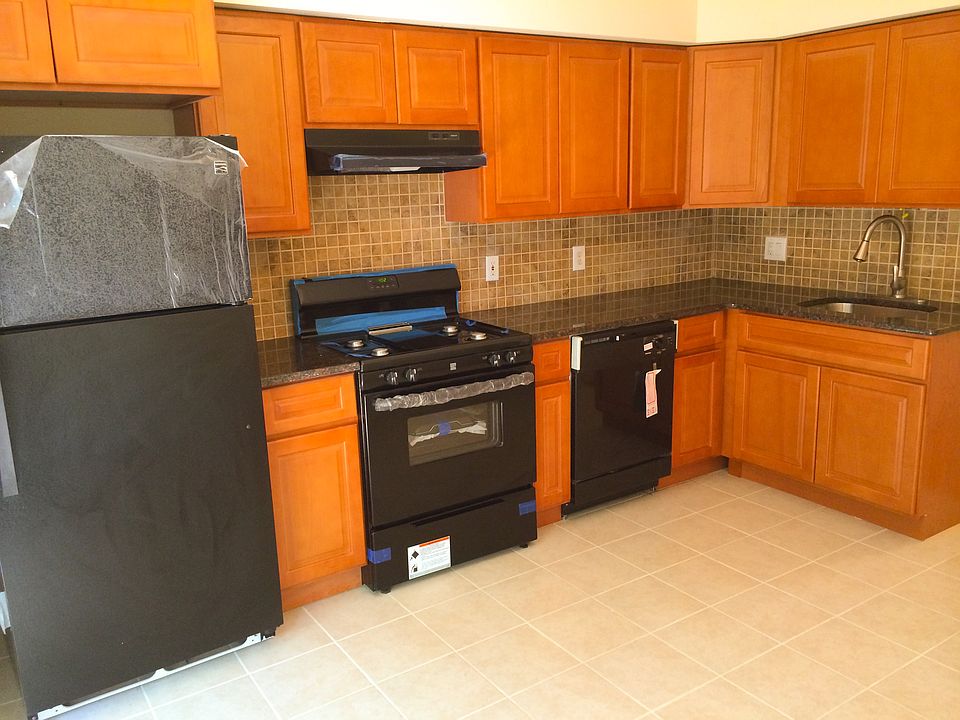 1st image of 66 Henry St APT 8