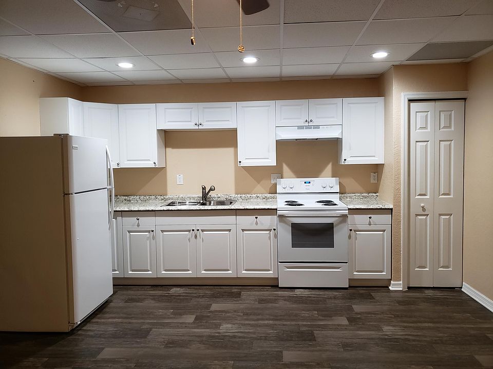 $895.00 Large 1 Bedroom