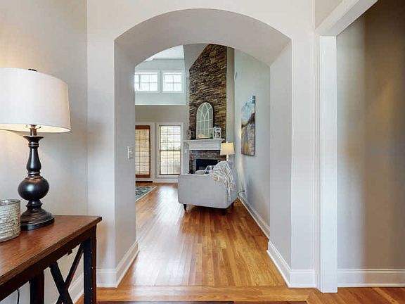 2nd image of 4220 Thoroughbred Ln
