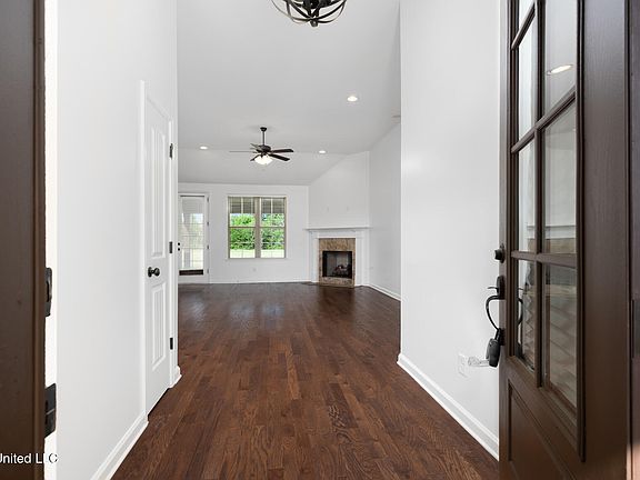 3rd image of 8736 Kenwood Ln