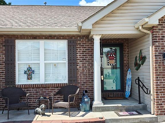 3rd image of 5 Jackson Cir