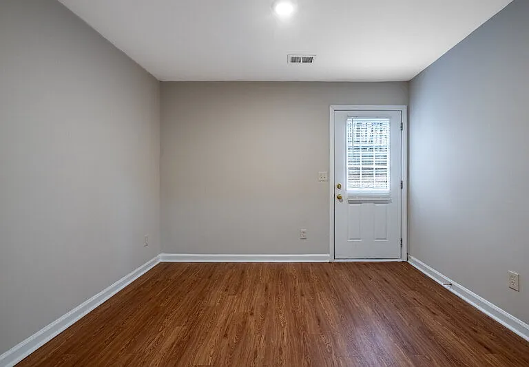 114 Bentley Pkwy #B — Photo 10