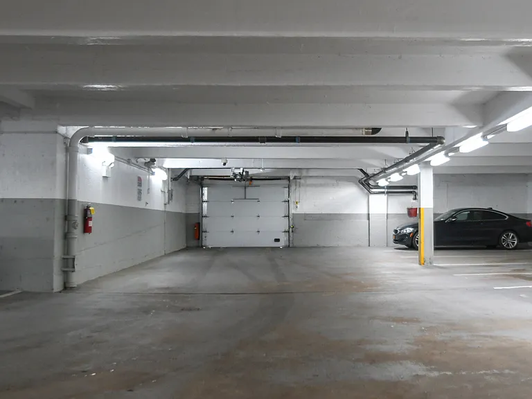 1135 Pelham Pkwy N #6E — Photo 11