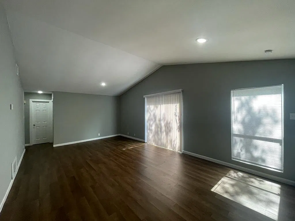 3 bed, 2.0 bath, 1150 sqft, $1,650 — Photo 2