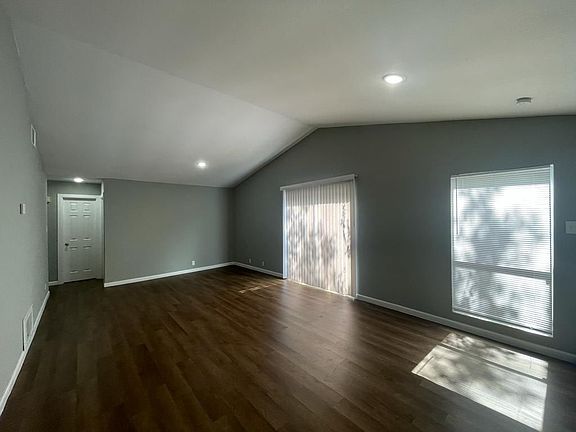 2nd image of 5102 Meadow Cv #5102