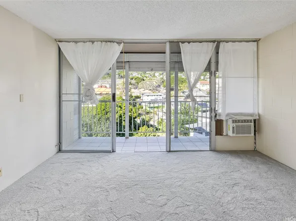 1687 Pensacola St APT 804, Honolulu, HI 96822