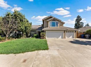 2143 Cromwell Ave, Clovis, CA 93611